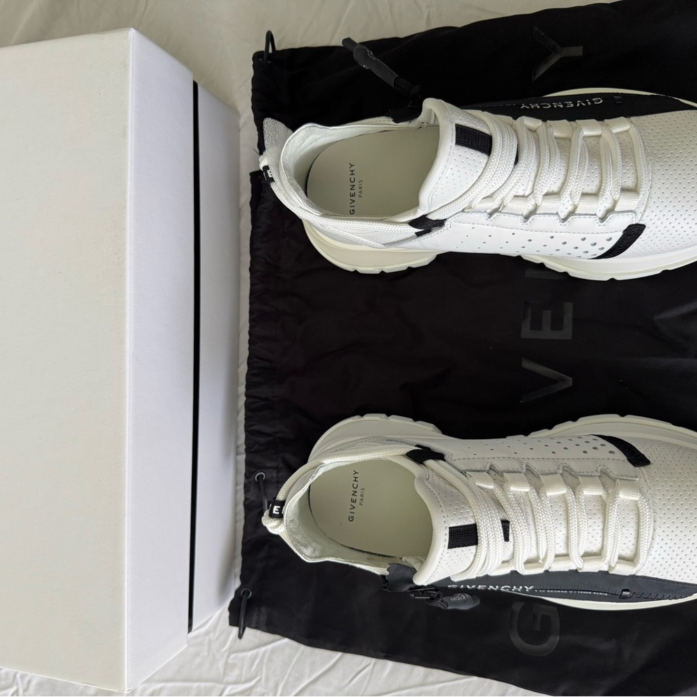 Givenchy Spectre Sneakers 37.5 - Picture 7 of 12